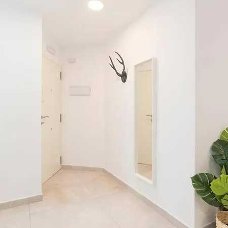 Tgh/ Victoria Center 1b Apartment *